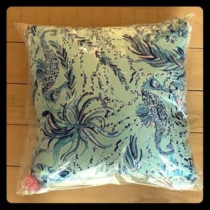Lilly Pulitzer Pillow 🦩🦜🐬🏝